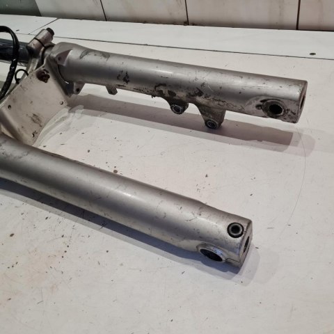 SUZUKI GSF 400 BANDIT LAGI ZAWIESZENIE PRZÓD PÓŁKA GÓRNA DOLNA KPL SUZUKI GSF 400 BANDIT LAGI ZAWIESZENIE PRZÓD PÓŁKA GÓRNA DOLNA KPL