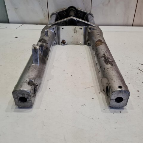 SUZUKI GSF 400 BANDIT LAGI ZAWIESZENIE PRZÓD PÓŁKA GÓRNA DOLNA KPL SUZUKI GSF 400 BANDIT LAGI ZAWIESZENIE PRZÓD PÓŁKA GÓRNA DOLNA KPL