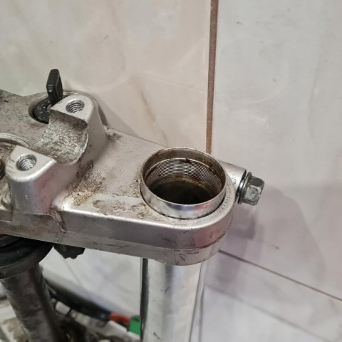 SUZUKI GSF 400 BANDIT LAGI ZAWIESZENIE PRZÓD PÓŁKA GÓRNA DOLNA KPL SUZUKI GSF 400 BANDIT LAGI ZAWIESZENIE PRZÓD PÓŁKA GÓRNA DOLNA KPL