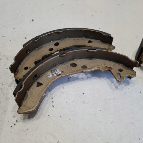 FORD FIESTA 89-96 SZCZĘKI HAMULCOWE SGE-143 FORD FIESTA 89-96 SZCZĘKI HAMULCOWE SGE-143