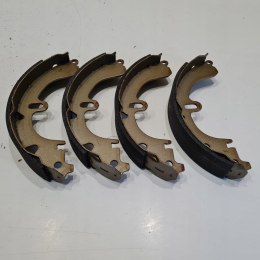 TOYOTA CARINA E CELICA T16 SZCZĘKI HAMULCOWE BRADI G.3578