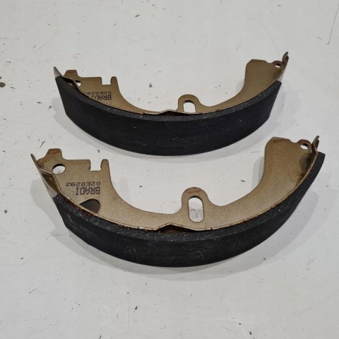 TOYOTA CARINA E CELICA T16 SZCZĘKI HAMULCOWE BRADI G.3578 TOYOTA CARINA E CELICA T16 SZCZĘKI HAMULCOWE BRADI G.3578