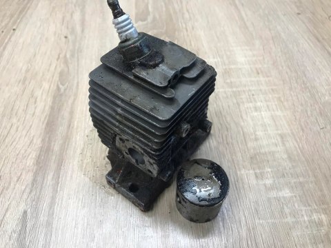 ZENOAH G380 CYLINDER TŁOK ORYGINAŁ KOMPLET ZENOAH G380 CYLINDER TŁOK ORYGINAŁ KOMPLET