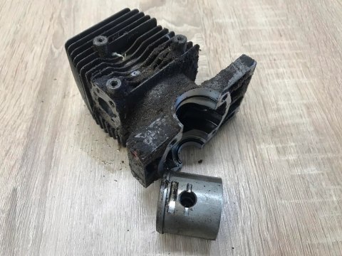 ZENOAH G380 CYLINDER TŁOK ORYGINAŁ KOMPLET ZENOAH G380 CYLINDER TŁOK ORYGINAŁ KOMPLET