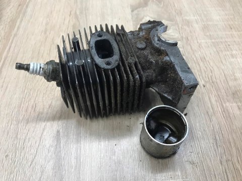 ZENOAH G380 CYLINDER TŁOK ORYGINAŁ KOMPLET ZENOAH G380 CYLINDER TŁOK ORYGINAŁ KOMPLET