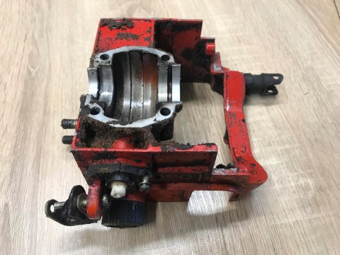 ZENOAH G380 KARTER OBUDOWA SILNIKA KORPUS ZENOAH G380 KARTER OBUDOWA SILNIKA KORPUS