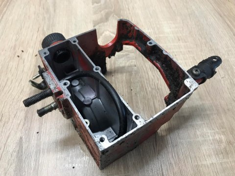 ZENOAH G380 KARTER OBUDOWA SILNIKA KORPUS ZENOAH G380 KARTER OBUDOWA SILNIKA KORPUS