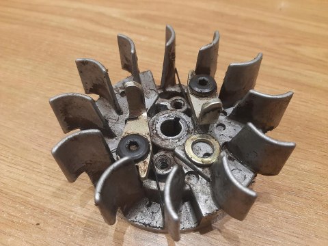 SHINDAIWA YB 301 MAGNETO KOŁO MAGNESOWE SHINDAIWA YB 301 MAGNETO KOŁO MAGNESOWE