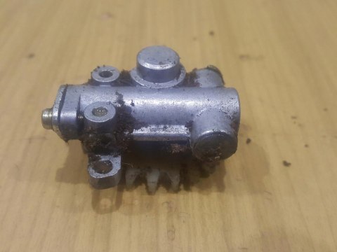 SHINDAIWA YB 301 POMPA POMPKA OLEJU OLEJOWA SHINDAIWA YB 301 POMPA POMPKA OLEJU OLEJOWA