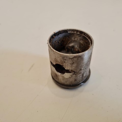 MCCULLOCH MAC 25 CYLINDER TŁOK ORYGINAŁ KOMPLET MCCULLOCH MAC 25 CYLINDER TŁOK ORYGINAŁ KOMPLET