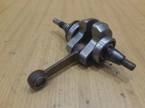 HOMELITE HCS3435BA WAŁ KORBOWY KORBOWÓD HOMELITE HCS3435BA WAŁ KORBOWY KORBOWÓD