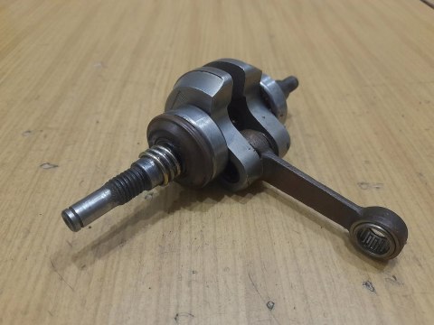 HOMELITE HCS3435BA WAŁ KORBOWY KORBOWÓD HOMELITE HCS3435BA WAŁ KORBOWY KORBOWÓD