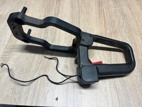 HOMELITE HT-17 RĄCZKA GAZU RĘKOJEŚĆ UCHWYT OBUDOWA HOMELITE HT-17 RĄCZKA GAZU RĘKOJEŚĆ UCHWYT OBUDOWA
