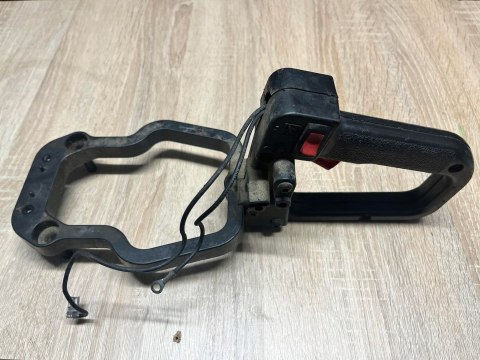 HOMELITE HT-17 RĄCZKA GAZU RĘKOJEŚĆ UCHWYT OBUDOWA HOMELITE HT-17 RĄCZKA GAZU RĘKOJEŚĆ UCHWYT OBUDOWA