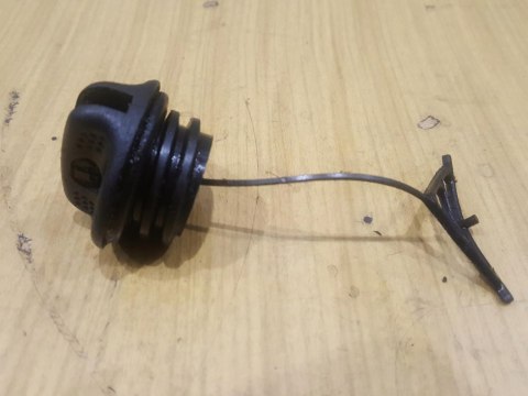 HOMELITE I3350B KOREK WLEWU OLEJU HOMELITE I3350B KOREK WLEWU OLEJU