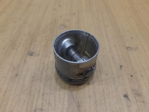 SHINDAIWA F-18 CYLINDER TŁOK ORYGINAŁ KOMPLET SHINDAIWA F-18 CYLINDER TŁOK ORYGINAŁ KOMPLET