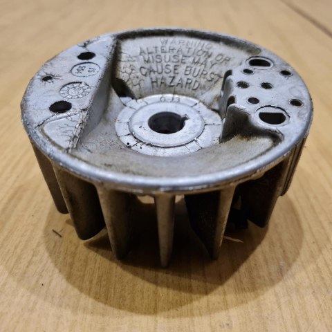 HOMELITE D33 30C MAGNETO KOŁO MAGNESOWE HOMELITE D33 30C MAGNETO KOŁO MAGNESOWE