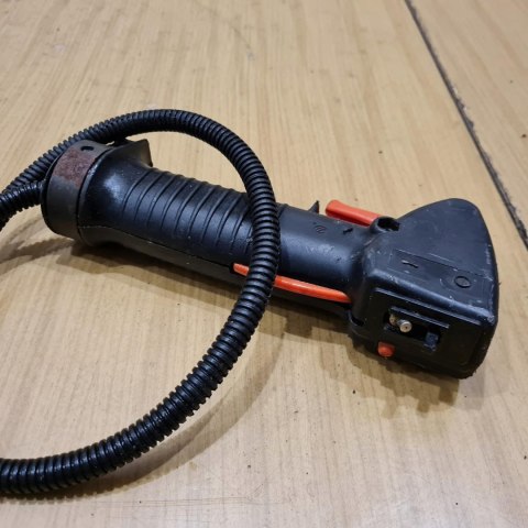 HOMELITE D33 30C RĄCZKA GAZU RĘKOJEŚĆ MANETKA UCHWYT HOMELITE D33 30C RĄCZKA GAZU RĘKOJEŚĆ MANETKA UCHWYT