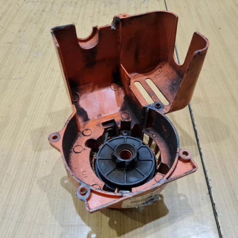 HOMELITE D33 30C SZARPAK STARTER ROZRUSZNIK OBUDOWA HOMELITE D33 30C SZARPAK STARTER ROZRUSZNIK OBUDOWA