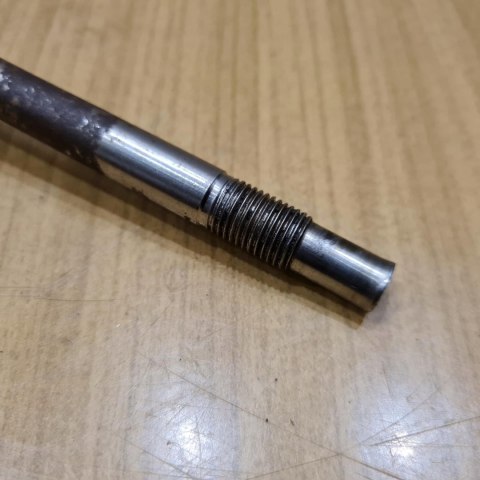 HOMELITE D33 30C WAŁ KORBOWY HOMELITE D33 30C WAŁ KORBOWY
