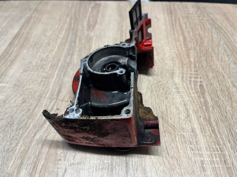 SHINDAIWA 300 KARTER OBUDOWA SILNIKA KORPUS SHINDAIWA 300 KARTER OBUDOWA SILNIKA KORPUS