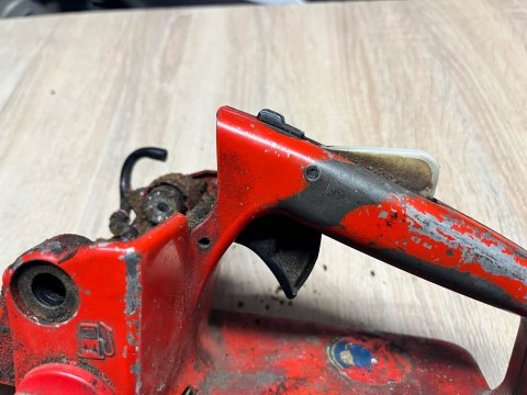SHINDAIWA 300 RĄCZKA GAZU OBUDOWA ZBIORNIK UCHWYT SHINDAIWA 300 RĄCZKA GAZU OBUDOWA ZBIORNIK UCHWYT