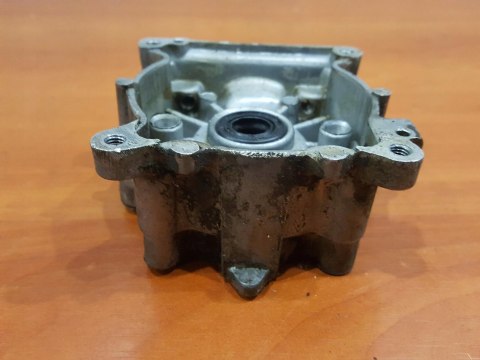 VICTUS BC32 KARTER OBUDOWA SILNIKA KORPUS POŁÓWKA VICTUS BC32 KARTER OBUDOWA SILNIKA KORPUS POŁÓWKA