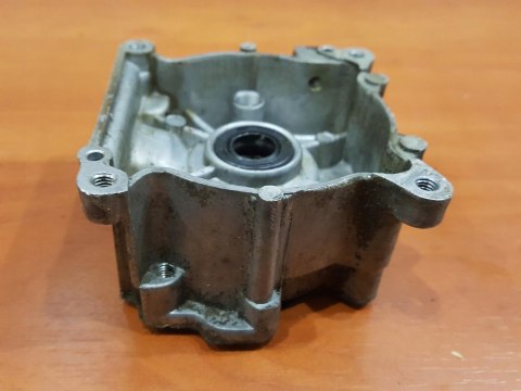 VICTUS BC32 KARTER OBUDOWA SILNIKA KORPUS POŁÓWKA VICTUS BC32 KARTER OBUDOWA SILNIKA KORPUS POŁÓWKA
