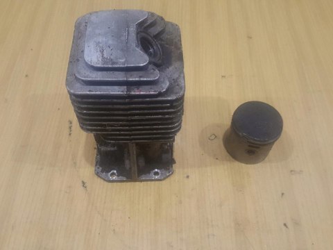 HOMELITE 150 AUTOMATIC CYLINDER TŁOK ORYGINAŁ KPL HOMELITE 150 AUTOMATIC CYLINDER TŁOK ORYGINAŁ KPL
