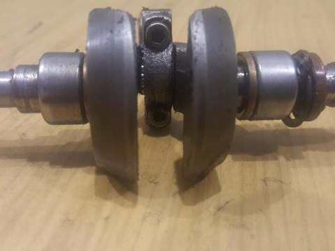 HOMELITE 150 AUTOMATIC WAŁ KORBOWY KORBOWÓD HOMELITE 150 AUTOMATIC WAŁ KORBOWY KORBOWÓD