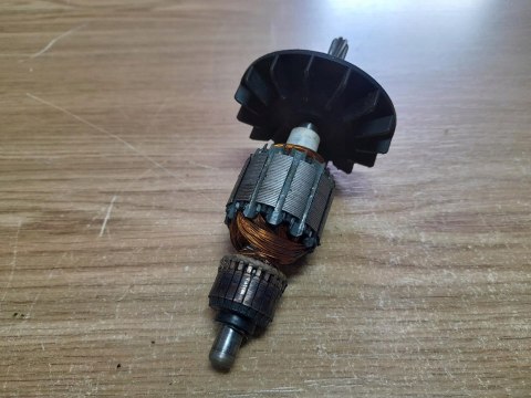 SHARK HS 46 WIRNIK SHARK HS 46 WIRNIK