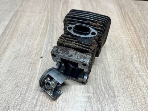UNIROPA P 390 CYLINDER TŁOK ORYGINAŁ KOMPLET UNIROPA P 390 CYLINDER TŁOK ORYGINAŁ KOMPLET