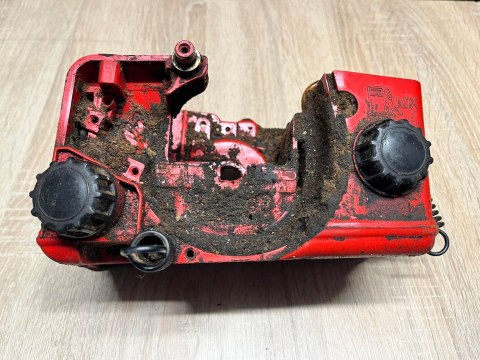 UNIROPA P 390 KARTER OBUDOWA SILNIKA KORPUS UNIROPA P 390 KARTER OBUDOWA SILNIKA KORPUS