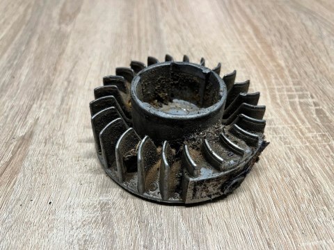 UNIROPA P 390 MAGNETO KOŁO MAGNESOWE UNIROPA P 390 MAGNETO KOŁO MAGNESOWE