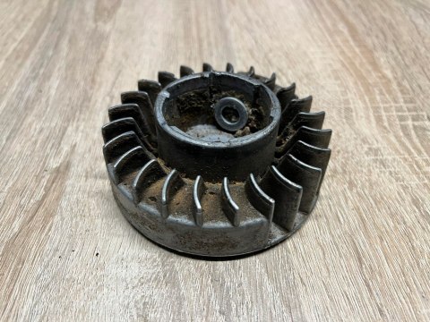 UNIROPA P 390 MAGNETO KOŁO MAGNESOWE UNIROPA P 390 MAGNETO KOŁO MAGNESOWE