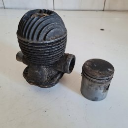URAL DRUJBA DRUŻBA CYLINDER TŁOK ORYGINAŁ KOMPLET