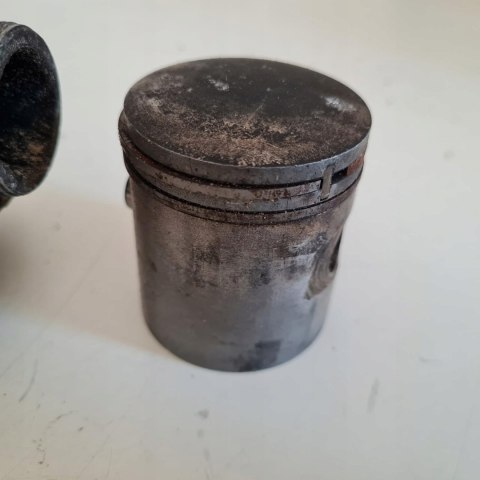 URAL DRUJBA DRUŻBA CYLINDER TŁOK ORYGINAŁ KOMPLET URAL DRUJBA DRUŻBA CYLINDER TŁOK ORYGINAŁ KOMPLET