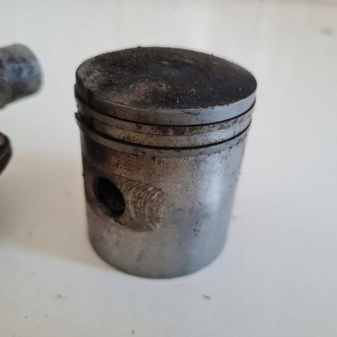 URAL DRUJBA DRUŻBA CYLINDER TŁOK ORYGINAŁ KOMPLET URAL DRUJBA DRUŻBA CYLINDER TŁOK ORYGINAŁ KOMPLET