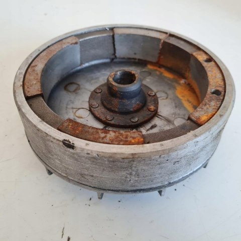 URAL DRUJBA DRUŻBA MAGNETO KOŁO MAGNESOWE URAL DRUJBA DRUŻBA MAGNETO KOŁO MAGNESOWE