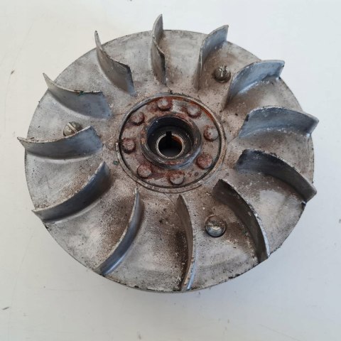 URAL DRUJBA DRUŻBA MAGNETO KOŁO MAGNESOWE URAL DRUJBA DRUŻBA MAGNETO KOŁO MAGNESOWE