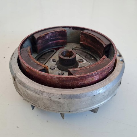URAL DRUJBA DRUŻBA MAGNETO KOŁO MAGNESOWE URAL DRUJBA DRUŻBA MAGNETO KOŁO MAGNESOWE