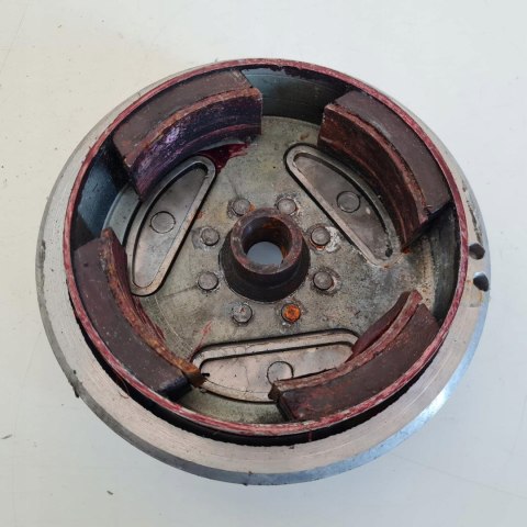 URAL DRUJBA DRUŻBA MAGNETO KOŁO MAGNESOWE URAL DRUJBA DRUŻBA MAGNETO KOŁO MAGNESOWE