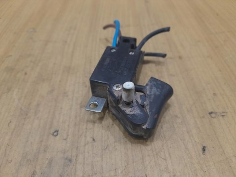HITACHI CC14SF WŁĄCZNIK WYŁĄCZNIK PRZYCISK HITACHI CC14SF WŁĄCZNIK WYŁĄCZNIK PRZYCISK