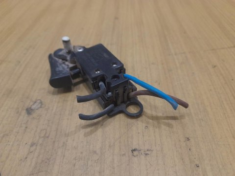 HITACHI CC14SF WŁĄCZNIK WYŁĄCZNIK PRZYCISK HITACHI CC14SF WŁĄCZNIK WYŁĄCZNIK PRZYCISK