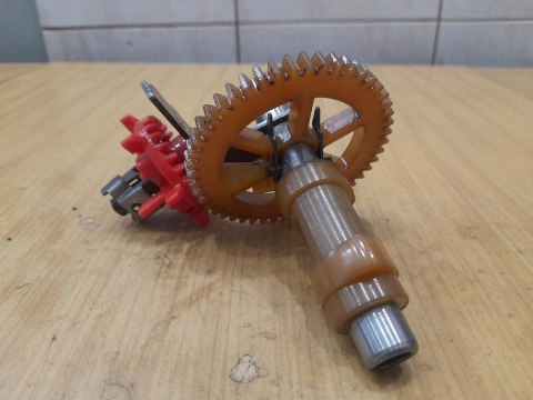 TORO GTS 55 BRIGGS STRATTON WAŁEK ROZRZĄDU REGULATOR OBROTÓW KPL TORO GTS 55 BRIGGS STRATTON WAŁEK ROZRZĄDU REGULATOR OBROTÓW KPL