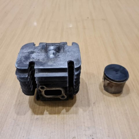 SACHS DOLMAR LT 250 CYLINDER TŁOK ORYGINAŁ KOMPLET SACHS DOLMAR LT 250 CYLINDER TŁOK ORYGINAŁ KOMPLET