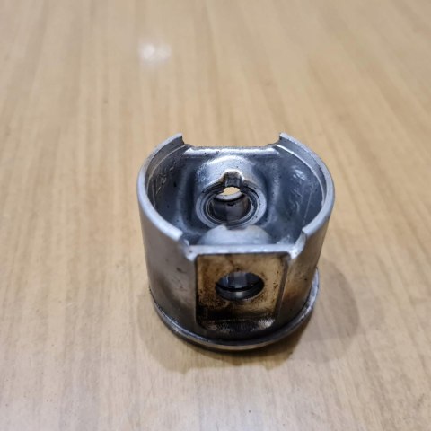 SACHS DOLMAR LT 250 CYLINDER TŁOK ORYGINAŁ KOMPLET SACHS DOLMAR LT 250 CYLINDER TŁOK ORYGINAŁ KOMPLET