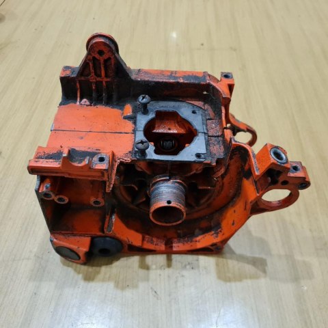 SACHS DOLMAR LT 250 KARTERY OBUDOWA SILNIKA KORPUS BLOK KPL SACHS DOLMAR LT 250 KARTERY OBUDOWA SILNIKA KORPUS BLOK KPL