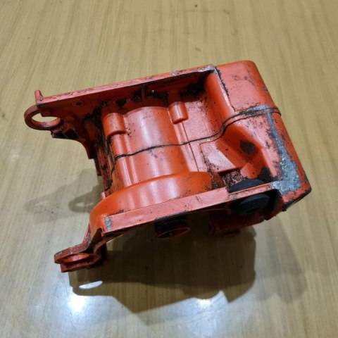 SACHS DOLMAR LT 250 KARTERY OBUDOWA SILNIKA KORPUS BLOK KPL SACHS DOLMAR LT 250 KARTERY OBUDOWA SILNIKA KORPUS BLOK KPL