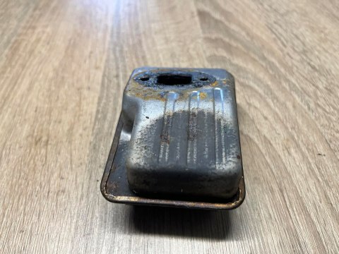 MAKITA EM2600U TŁUMIK WYDECH MAKITA EM2600U TŁUMIK WYDECH